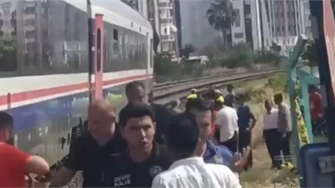 Mersin’de Tren, Yaşlı Kadına Çarptı