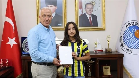 Akdeniz Belediye Başkanı Gültak, Akdeniz’in LGS Birincisini Ağırladı