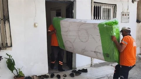 Tarsus’ta Yangın Nedeniyle Mağduriyet Yaşayan Aileye Büyükşehir’den Yardım