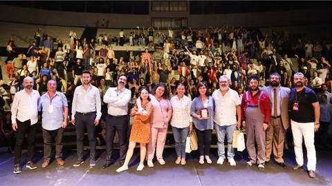 Şehir Tiyatrosu, ‘lütfen Kızımla Evlenir Misiniz?’ Oyunuyla Uşaklı Sanatseverlerle Buluştu