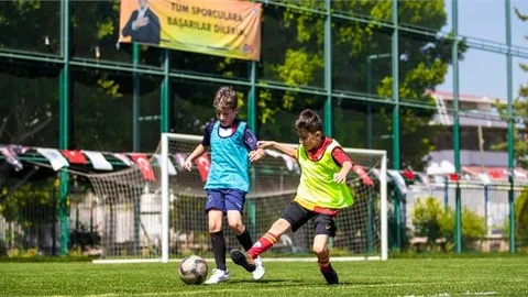 Mersin Büyükşehir Futbol Kursuyla Çocuklar Yazı Sportif Geçiriyor