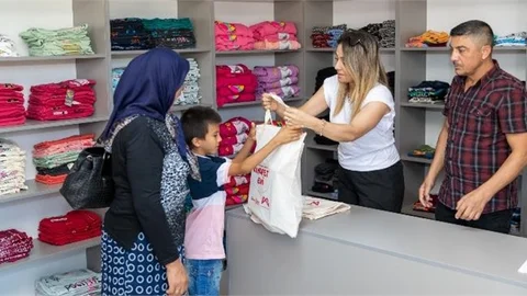 Mersin Büyükşehir Kıyafet Evi Projesi Büyüyor