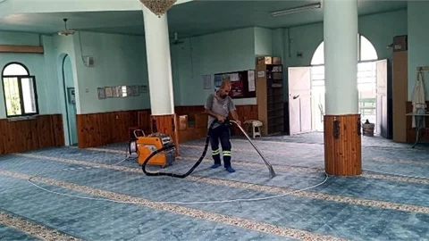 Camiler Dezenfekte Ediliyor, Okul Bahçeleri ve Parklarda Çim Biçme Çalışması Yapılıyor