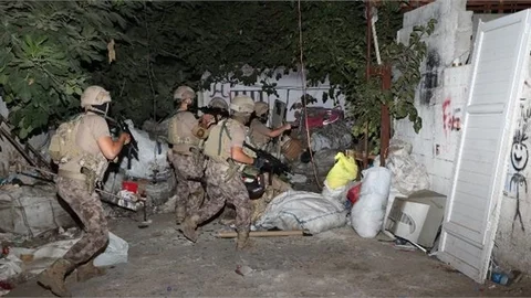 Mersin Polisi Uyuşturucu Satıcılarına Göz Açtırmıyor