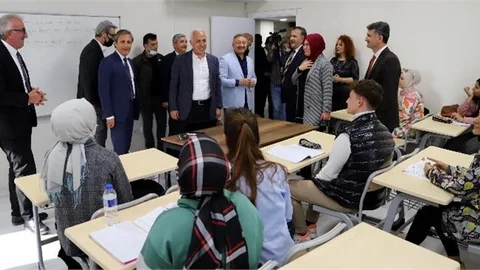 Eğitim, Mersin’in En Havalı Etüt Merkezinde Veriliyor