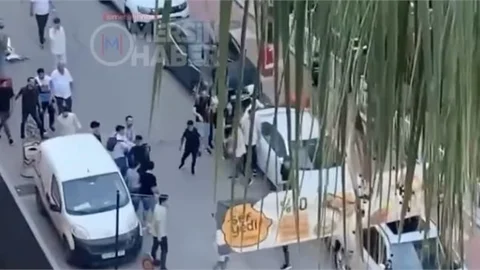 Kushimoto Sokağında 2 Grup Arasında Kavga