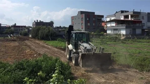 Yol Açma, Sathi Kaplama, Kaldırım Yenileme Çalışmaları Sürüyor