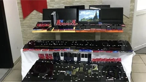 Mersin'de Dolandırıcılık Yaptıkları İddiasıyla 6 Kişi Gözaltına Alındı