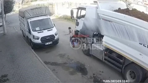 Feci Kaza! Kamyonun Çarptı Kadın Hayatını Kaybetti