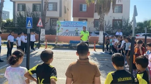 Forum Avm ve Okullarda Vatandaşlara Trafik Bilinci Kazandırılıyor