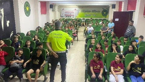 Mersin Emniyet Müdürlüğü, Öğrencilere Trafik Eğitimi Sunarak Güvenliği Arttırıyor