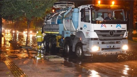 MESKİ Yağışlarda Hızlıca Organize Olarak, Aralıksız Çalışıyor