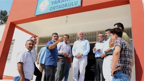 Akdeniz Belediye Başkanı Gültak, Öğretmenler Günü’nü Kutladı