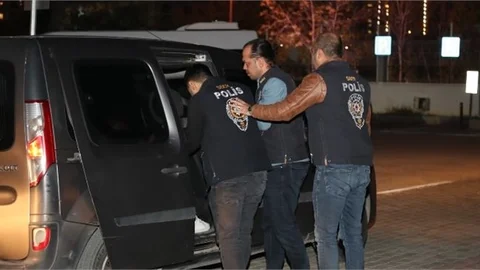 Mersin Polisi Yasa Dışı Bahis Çetesine Operasyon Düzenledi