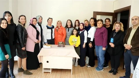 Behiye Gültak, Aile Destek Merkezlerinde Görevli Öğretmenleri Ziyaret Etti