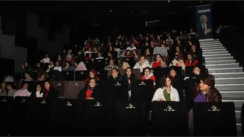 Akdenizli Öğrencilerin Sinema Keyfi