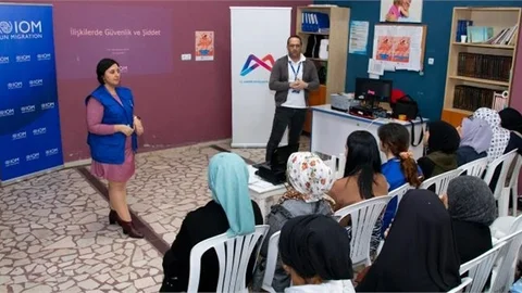 Göçmen ve Ev Sahibi Kadınlara Kadın Sağlığı Anlatıldı