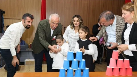 Özel Gereksinimli Çocukların Gösterisi Büyük Beğeni Topladı