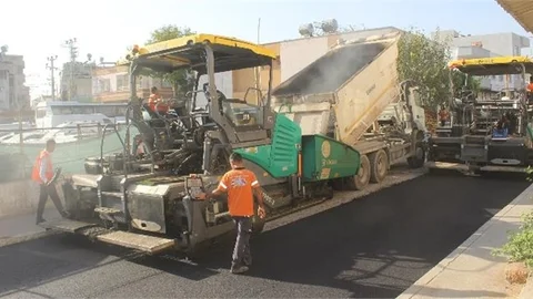 Büyükşehir Yol Yapım Ekipleri, Yenişehir Ve Toroslar İlçesinde Çalışma Yaptı