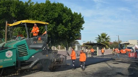 Mersin Büyükşehir Yol Sorunlarını Çözüme Kavuşturuyor