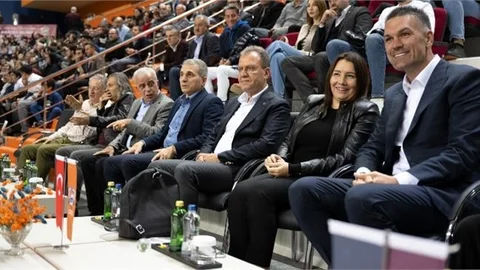 Seçer’den Turuncu Lacivertlilere Destek