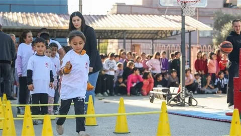 Çocuklar Sporbüs Sayesinde Hem Spor Yaptı Hem De Güneşin Tadını Çıkardı