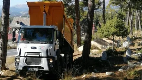 Çamlıyayla’da Mezarlık Bakımı Yapıldı