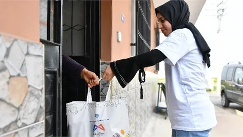 Mersin Büyükşehir, Sosyal Hizmetlerini 2023’te de ‘Memnuniyetle’ Sürdürdü