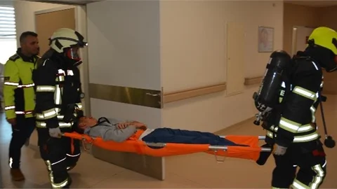 İtfaiye Ekiplerinin Kurumlarda Uygulamalı Bilgilendirme Faaliyetleri Sürüyor