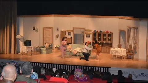 “Lütfen Kızımla Evlenir Misiniz?” Oyunu Tarsus’ta Sahnelendi