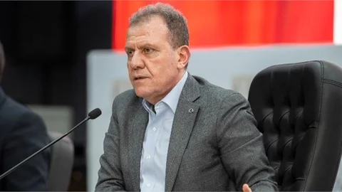 Seçer’den Kente Spor Tesisleri Ve Saha Müjdesi