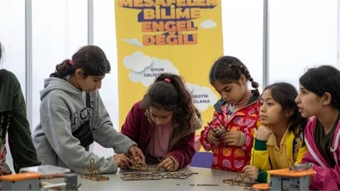 Aileler, Sanal Gerçekliğin Sınırlarını Mersin Büyükşehir’le Keşfetti