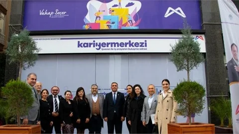 Kariyer Merkezi Dijital Dönüşüm Çağına Destek Oluyor