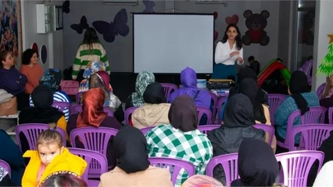 Büyükşehir, ‘Kadın Eğitim Programı’ İle Kadınları Bilinçlendirdi