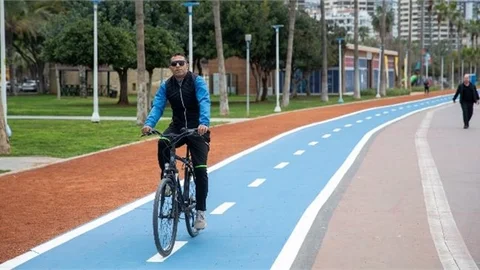 Bisiklet Dostu Mersin Büyükşehir Bisiklet Yollarının Rutin Bakımını Yapıyor
