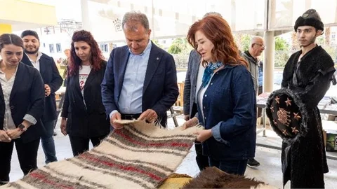 Mersin’den Geçmişe Aralanan Kapı; Antika Pazarı