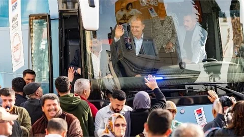 Seçer’e Olan Sevgi Akdeniz Ve Toroslar’da Sokaklara Taştı