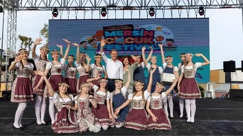 Seçer, Şef Ahmet Baran Yönetimindeki ‘1923 Cumhuriyet Çocukları Konseri’ne Katıldı