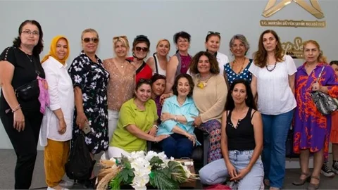 İpek Ongun Adab-ı Muaşeret Kurallarını Anlattı