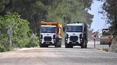 Büyükşehir, İlçelerde Yoğun Bir Tempoda Çalışmalarını Sürdürüyor
