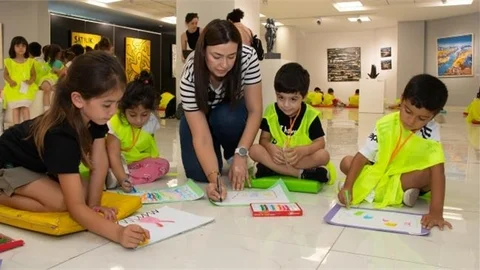Çocuklar Hayal Dünyalarını Kâğıda Döktü