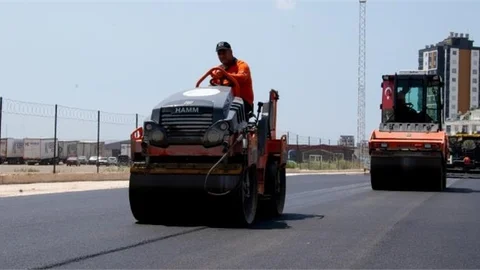 Arpaçsakarlar’da Hem Esnafı Hem Mahalleliyi Mutlu Eden Yol Çalışması