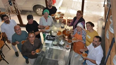 Analı-Kızlı Yemeği Usta Aşçılar Tarafından Pişirildi