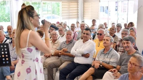 Emekli Evleri’nde Yaş Almışlar Kendi Günlerini Doyasıya Kutladı