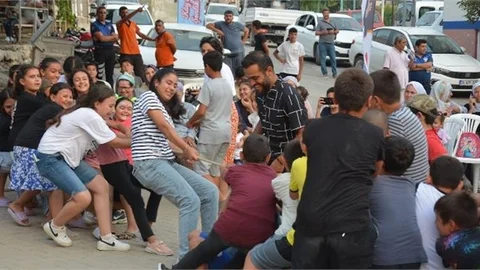 "Köy Bizim Şenlik Bizim"