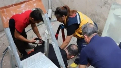 Mersin’de 3. Kattan Düşen Kadın Yaralandı