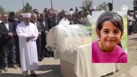 Küçük Narin, Gözyaşları Arasında Toprağa Verildi