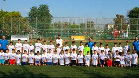 BÜYÜKŞEHİR’İN FUTBOL KURSLARI GELECEĞİN FUTBOLCULARINI YETİŞTİRİYOR