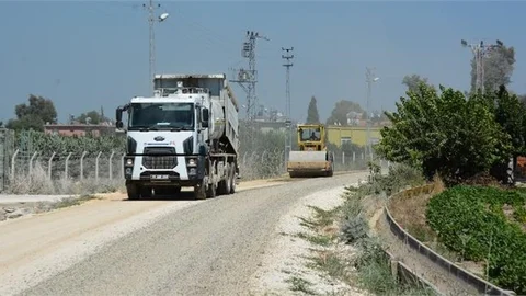 TARSUS’TA YOL ÇALIŞMALARI...