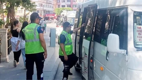 -BÜYÜKŞEHİR BELEDİYESİ ZABITA EKİPLERİNDEN TOPLU TAŞIMA ARAÇLARINDA DENETİM